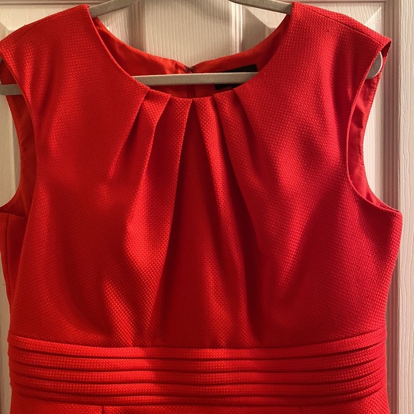 Tahari size 12 red fitted dress with front pleats and beautiful waist accent - Picture 3 of 5